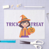 Kleine Girl Pumpkin Trick oder Treat Seidenpapier (Handwerk)