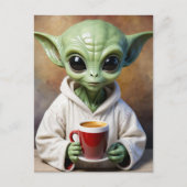 Kleine grüne Alien in PJs mit einem Kaffee Postkarte (Vorderseite)