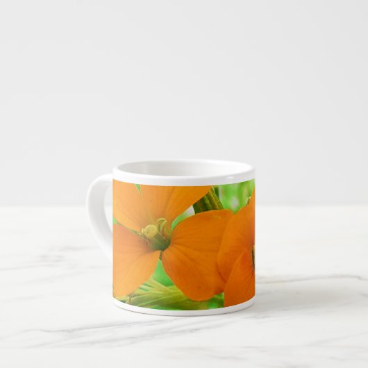 Kleine helle orange Wildblumen Espressotasse (Vorderseite Links)
