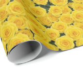 Kleine, hellgelbe Rosen Geschenkpapier (Rolleneckpunkt)