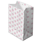 kleine Herzen mittelgroße Geschenktüte (Vorderseite Schrägansicht)