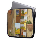 Kleine Hütte mit Kunstwerken zum Verkauf auf Gehst Laptopschutzhülle (Vorderseite Links)