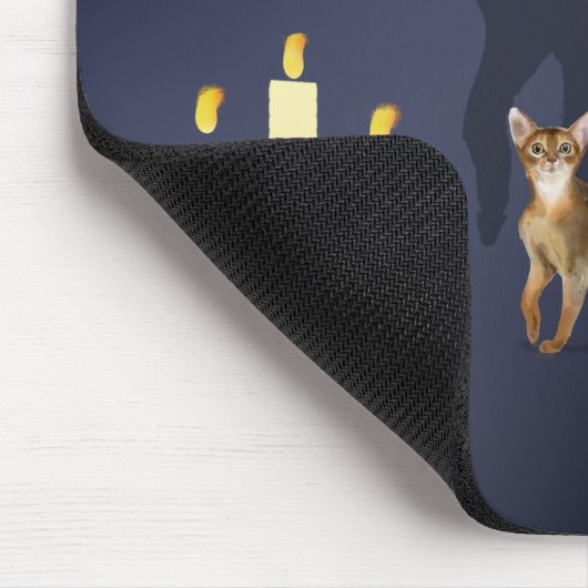 Kleine Katze mit einem riesigen Schattenmousepad Mousepad (Ecke)