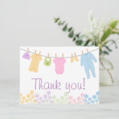 Kleine Kleidung Baby Dusche Danke Karten (Stehend Vorderseite)