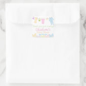Kleine Kleidung Baby Dusche Gastgeschenk Quadratischer Aufkleber (Tasche)