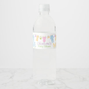 Kleine Kleidungs-Babyparty Wasserflaschenetikett