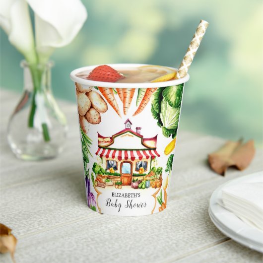 Kleine kleine Dusche auf dem Markt für Kleinbauern Pappbecher (In Situ)