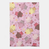 Kleine Kuchen im Rosa Handtuch (Vertikal)