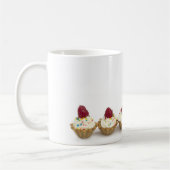 kleine Kuchen mit Himbeeren Kaffeetasse (Links)
