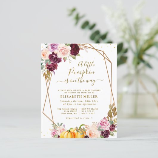 Kleine Kürbisbeere mit Blumengebäck einladen (Stehend Vorderseite)