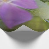 Kleine Lila Blüte Geschenkpapier (Ecke)