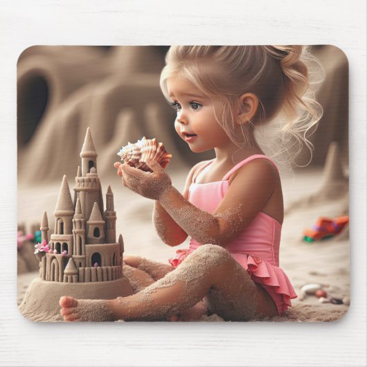 Kleine Mädchen bewundern Seashell Mousepad (Vorne)