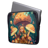 Kleine Mädchen-Elfe unter Pilzen Laptopschutzhülle (Vorderseite Links)