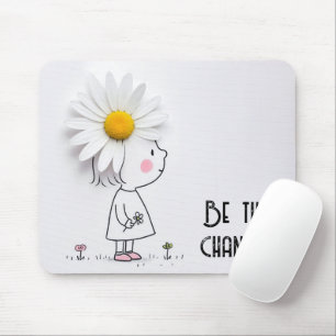 Kleine Mädchen und weiße Blüte mit Zitat Mousepad
