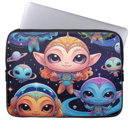 Kleine mehrfarbige Aliens im Weltraum Laptopschutzhülle