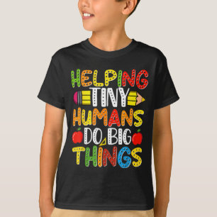 Kleine Menschen dabei helfen, große Dinge zu tun s T-Shirt