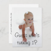 Kleine Miss Angel, raten Sie, wer wird 1? Einladungspostkarte (Vorne/Hinten)