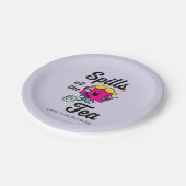 Kleine Miss Chatterbox verschüttet den ganzen Tee Pappteller (Schrägansicht)