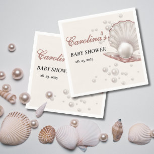 kleine Perle unter der Babydusche Serviette