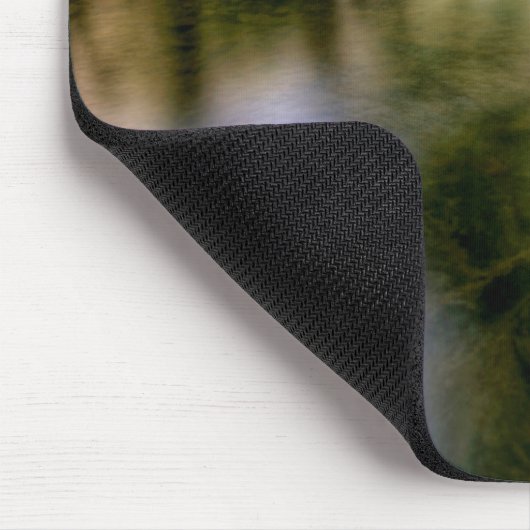 Kleine Pilze in Bowden Burn Mousepad (Ecke)