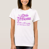 Kleine Prinzessin in wartend pinkfarbenem T - Shir T-Shirt (Vorderseite)