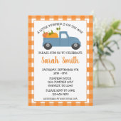 Kleine Pumpkin-Kinderdusche Einladung (Stehend Vorderseite)