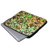 Kleine Quadrate oder Fliesen in Grün und Orange Laptopschutzhülle (Vorne Knopf)