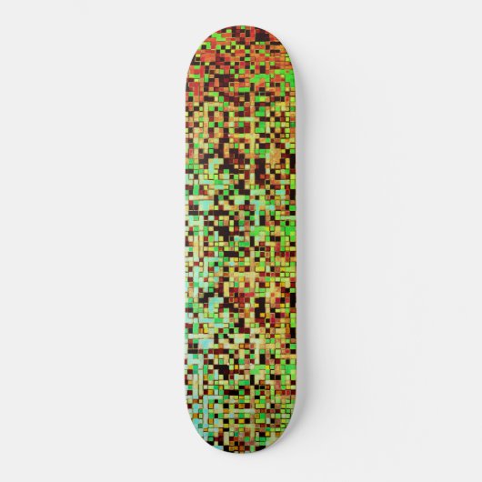 Kleine Quadrate oder Fliesen in Grün und Orange Skateboard (Vorderseite)