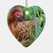 Kleine rote Henne im Gras Keramikornament (Rechts)