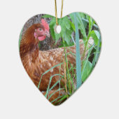 Kleine rote Henne im Gras Keramikornament (Links)