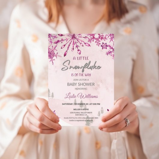 Kleine Schneeflocke ist auf dem Weg zum Winter Bab Einladung