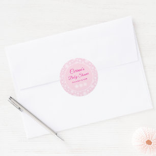 Kleine Schneeflocke zarte rosa Babyparty Runder Aufkleber