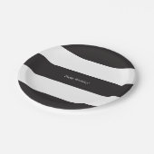 Kleine schwarz-weiß gestreifte Papierplatte Pappteller (Schrägansicht)