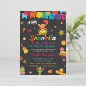 Kleine Señorita auf dem Weg Girl Fiesta Babydusche Einladung (Stehend Vorderseite)