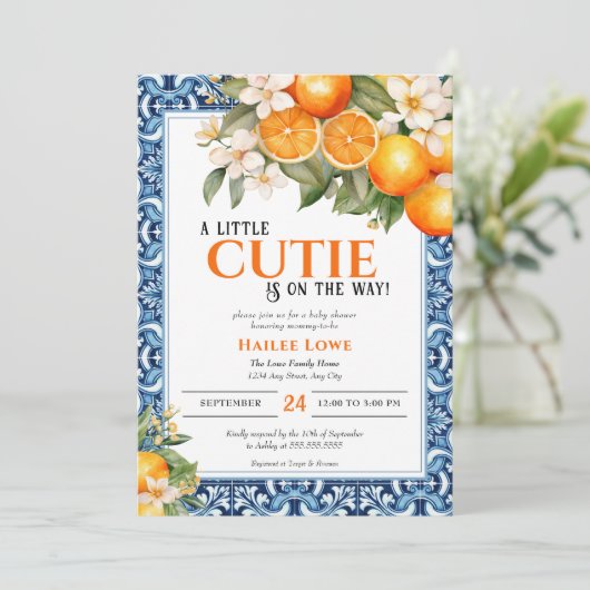 Kleine Süsse ist auf dem Weg zu einer bestellbaren Einladung (Stehend Vorderseite)