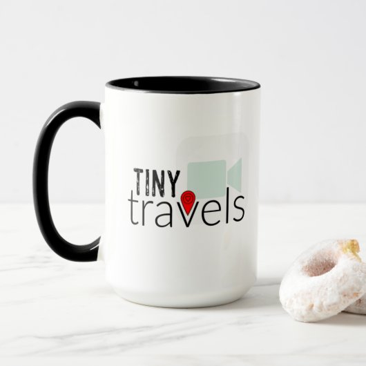 Kleine Travels Logo-Tasse mit Channel Hosts Tasse (Mit Donut)