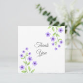 Kleine violette Wasserfarbenblüten Dankeskarte (Stehend Vorderseite)
