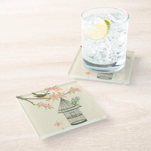 Kleine Vögel, die auf einem Zweig und auf einem Vo Glasuntersetzer (Schrägansicht)