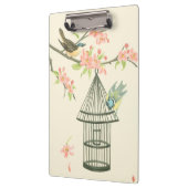 Kleine Vögel, die auf einem Zweig und auf einem Vo Klemmbrett (Links)