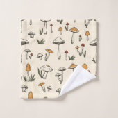 Kleine Wald-Pilze auf beigem Hintergrund Badhandtuch Set (Waschlappen)