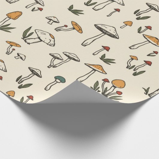 Kleine Wald-Pilze auf beigem Hintergrund Geschenkpapier (Ecke)