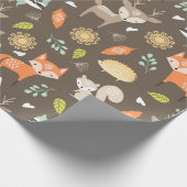 Kleine Waldtiere im braunen Hintergrund Geschenkpapier (Ecke)