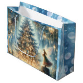 Kleine Weihnachtsfeier in einem verzauberten Wald Große Geschenktüte (Vorderseite Schrägansicht)