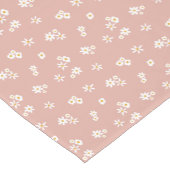 Kleine weiße Blume auf Rosa - nahtlos. Kurzer Tischläufer (Ecke)