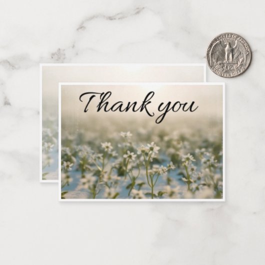 kleine weiße Blume verstreut durch Dankeschön-Kart Mitteilungskarte (Vorderseite/Rückseite Beispiel)