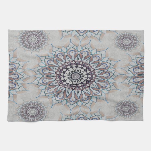 Kleine weiße Blüte fiel auf den ländlichen Geschirrtuch (Horizontal)