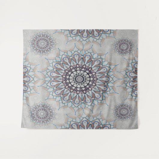 Kleine weiße Blüte fiel auf den ländlichen Wandteppich (Vorderseite (Horizontal))