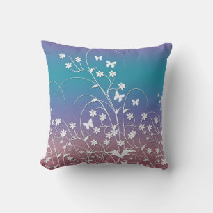 Kleine weiße Schmetterlinge und Blume Kissen