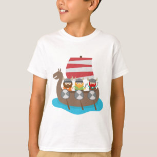 Kleine Wikinger im Schiff T-Shirt