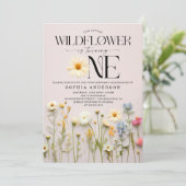 Kleine Wildblume erste Geburtstagsparty Einladung (Stehend Vorderseite)